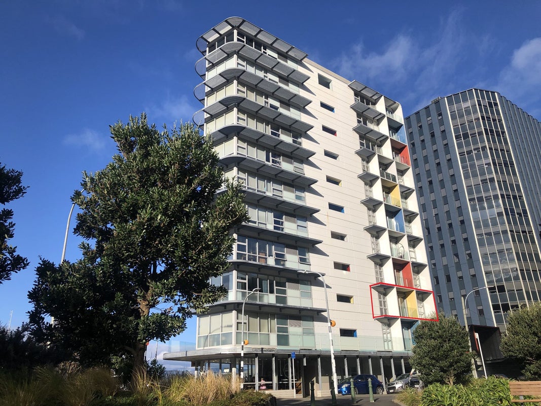 8/184 Molesworth Street, Thorndon, Wellington - Carousel 1