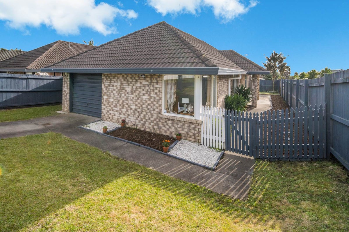 24A Wai Iti Place, Clendon Park, Auckland - Carousel 2