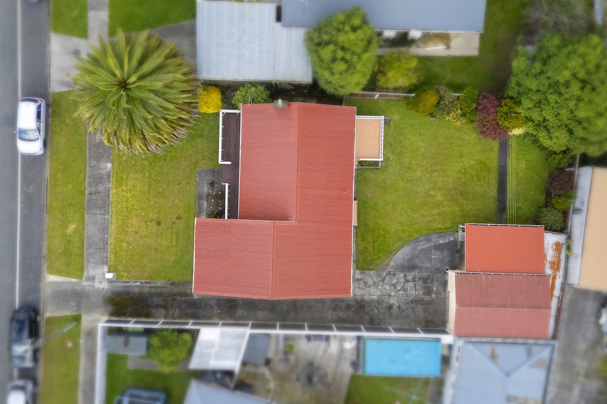 170 George Street, Stokes Valley, Lower Hutt - Carousel 24