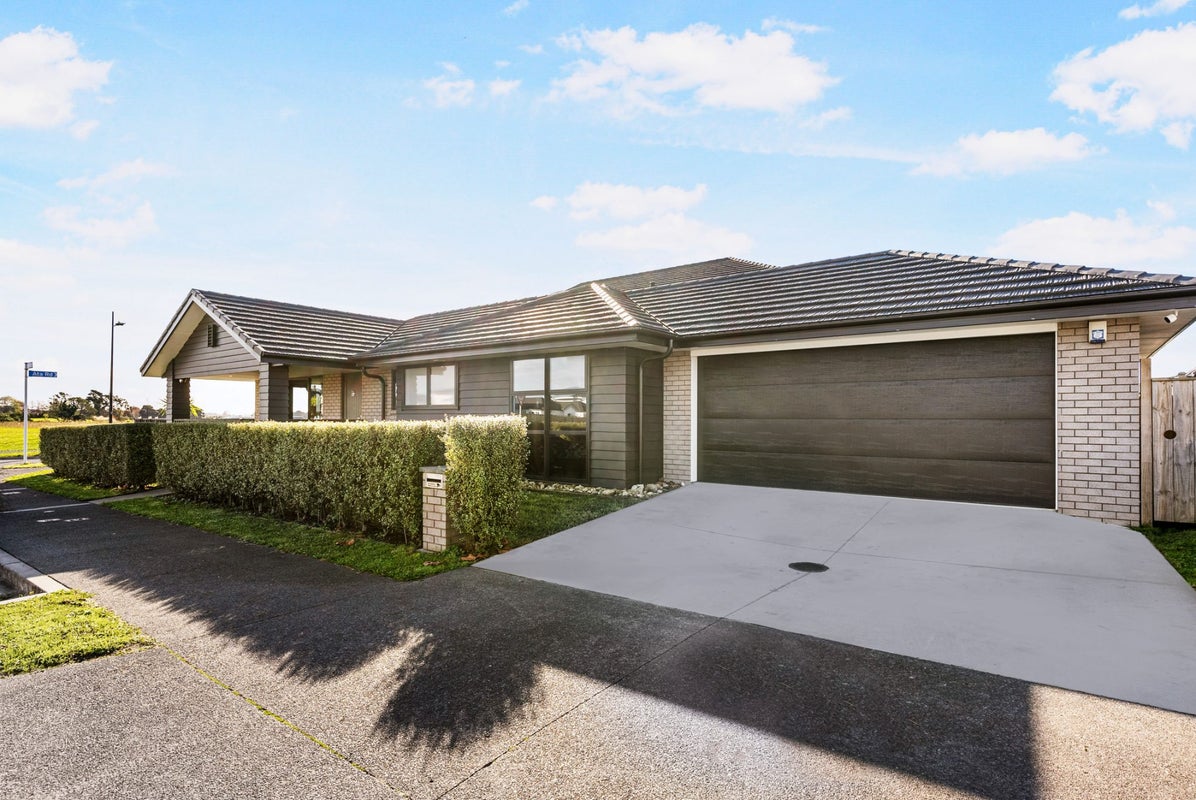 17 Weri Road, Karaka, Papakura - Carousel 1