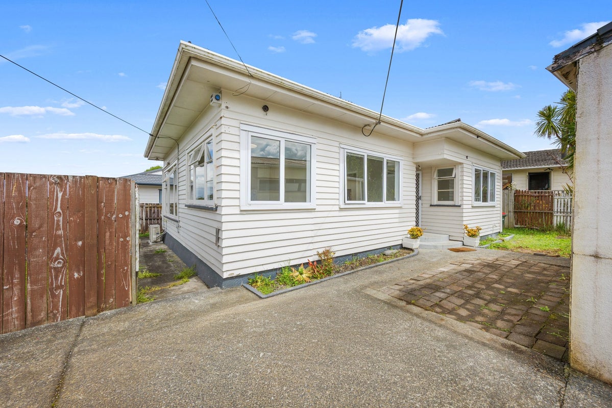52 Forest Hill Road, Henderson, Auckland - Carousel 9