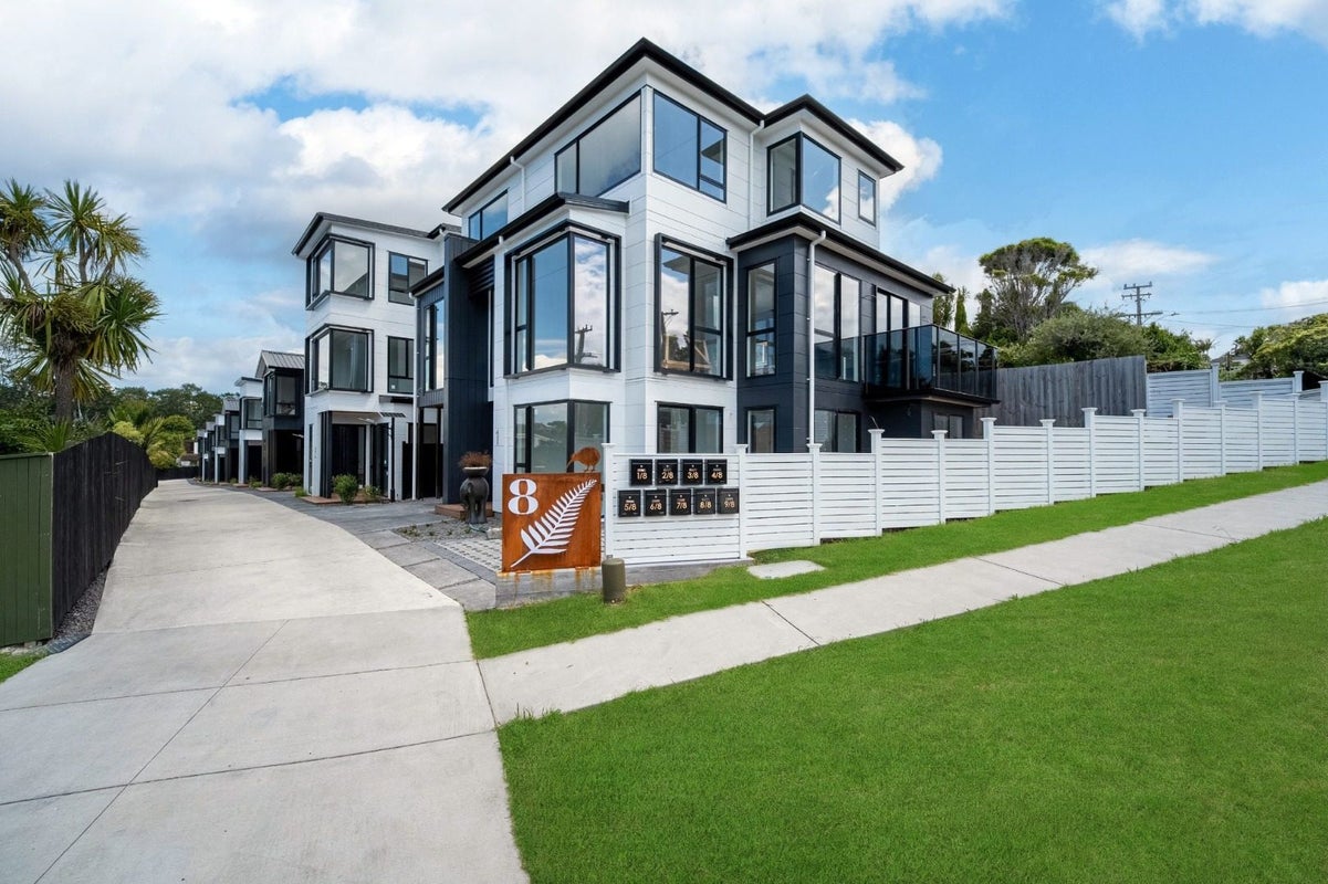 5/8 Park Rise, Campbells Bay, Auckland - Carousel 1