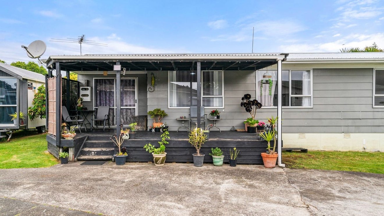 5 Citril Place, Red Hill, Papakura - Carousel 1