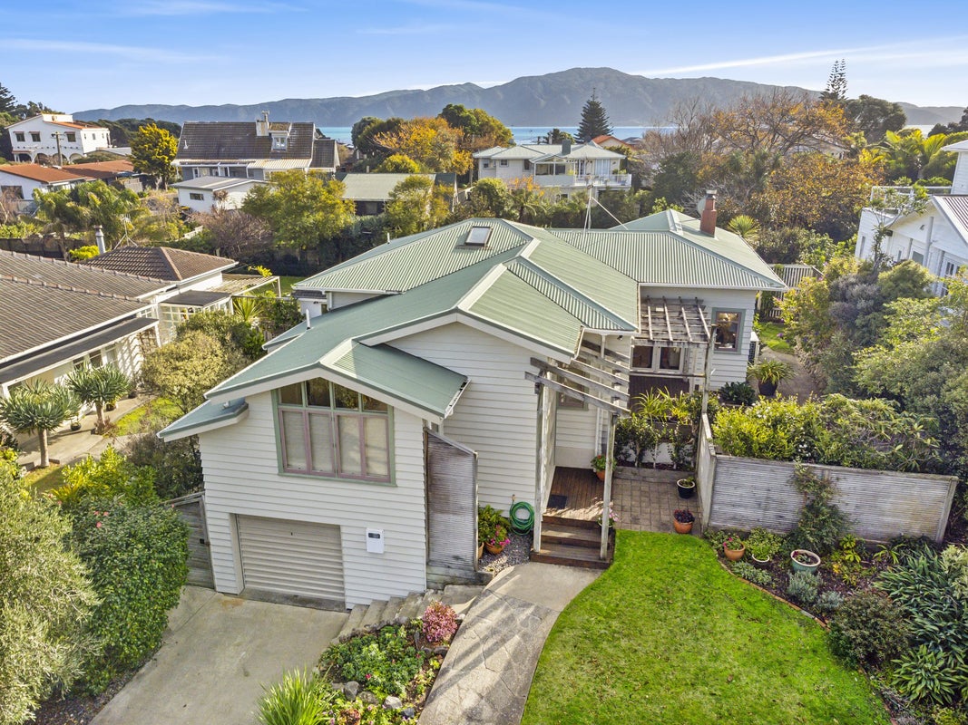 43 Golf Road, Paraparaumu Beach, Paraparaumu - Carousel 1