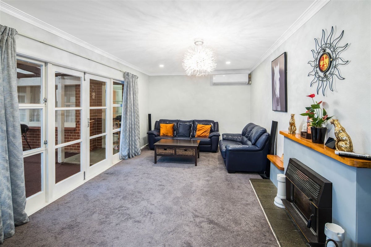 102 Kenmore Street, Newlands, Wellington - Carousel 2