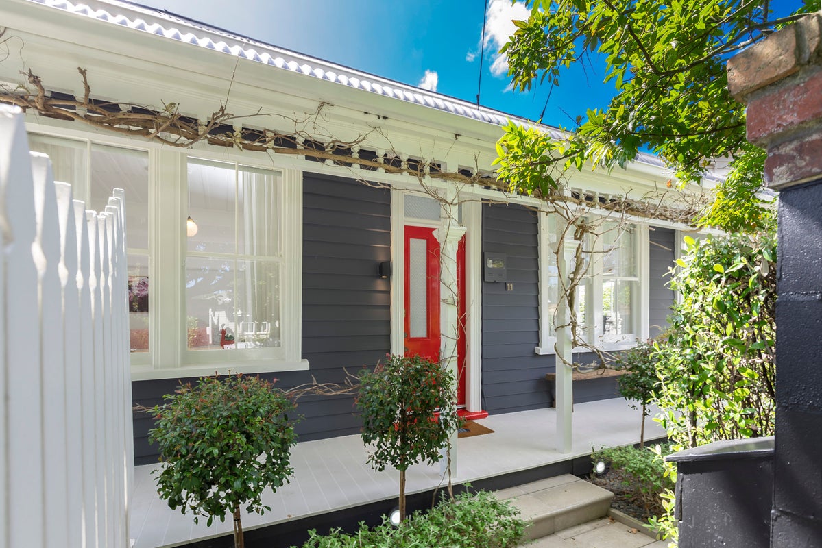 11 WALTERS Road, Kingsland, Auckland - Carousel 1