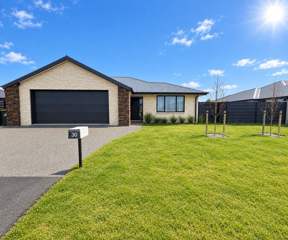 30 Strowan Avenue, Elgin, Ashburton - Carousel 1