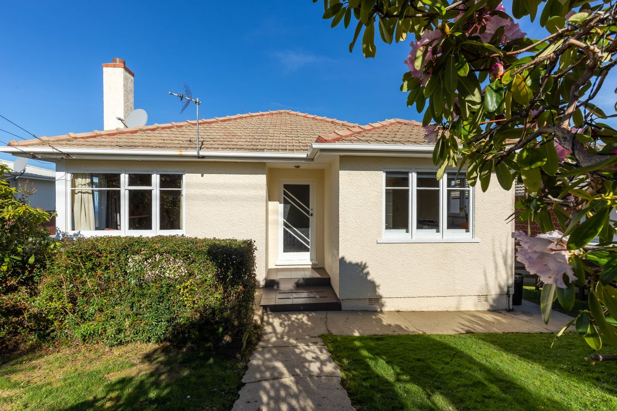157 Easther Crescent, Kew, Dunedin - Carousel 1