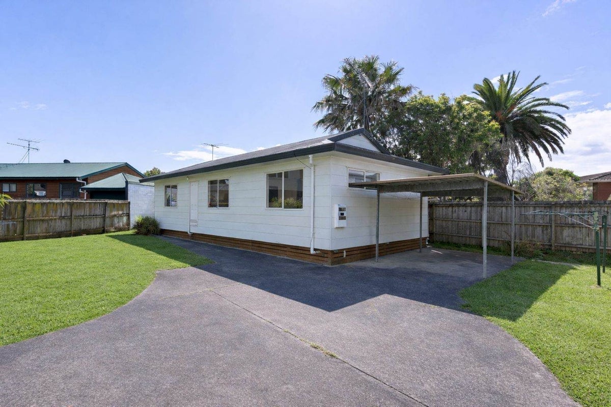 2/62 Walworth Avenue, Pakuranga Heights, Auckland - Carousel 2