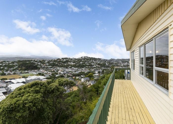 22 Waiwera Crescent, Maupuia, Wellington - Carousel 16