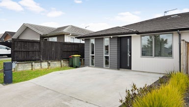 18B Yanicks Crescent, Fitzroy, Hamilton - Carousel 1