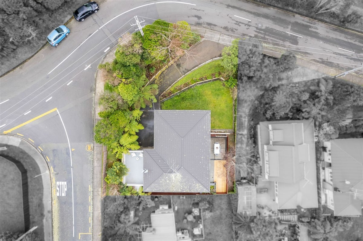 21 Poto Road, Normandale, Lower Hutt - Carousel 31