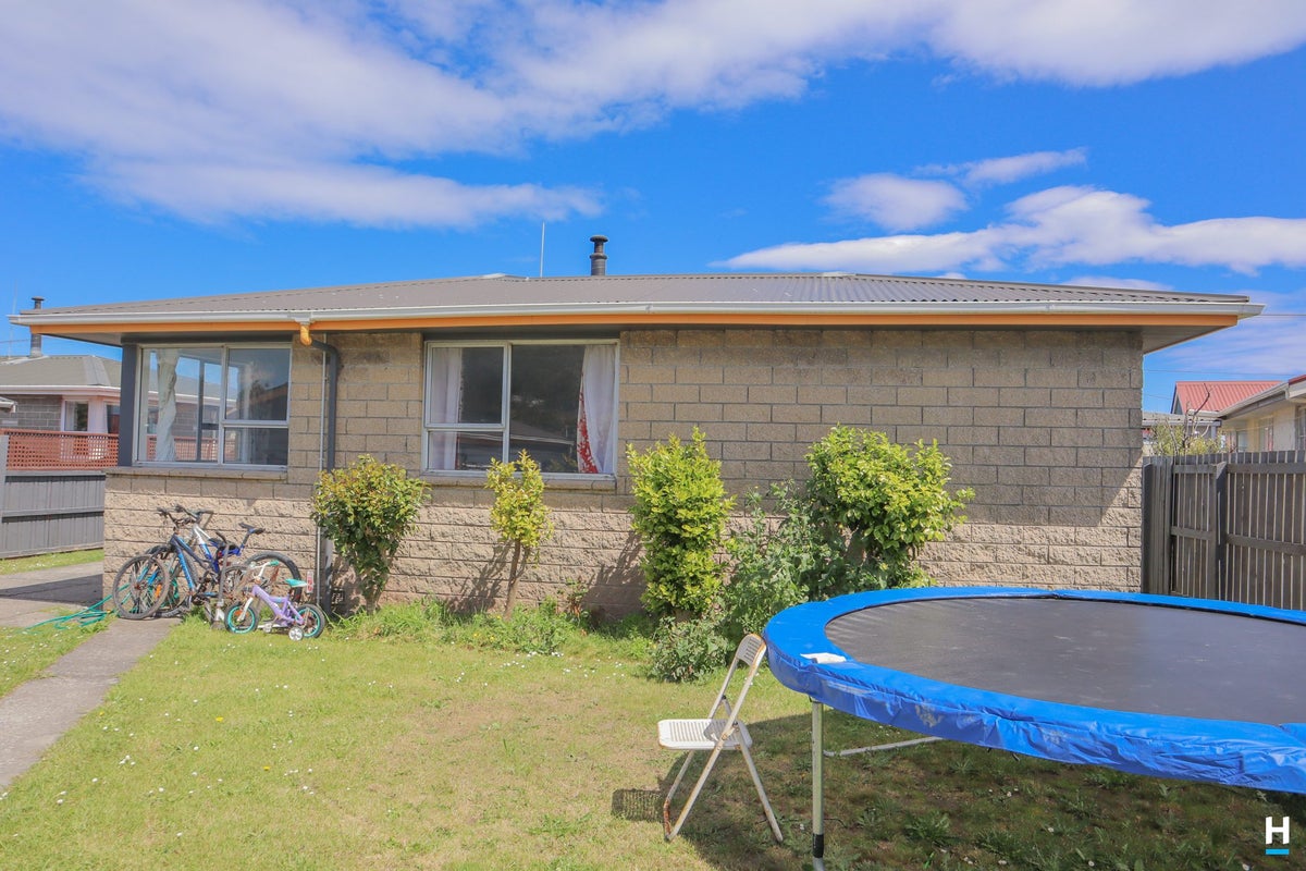 98 Domett Esplanade, Cobden, Greymouth - Carousel 43