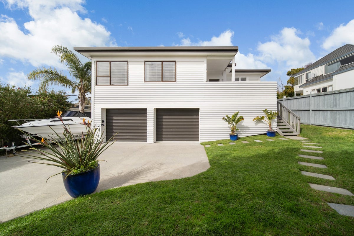 15 Sea View Terrace, Cockle Bay, Auckland - Carousel 1