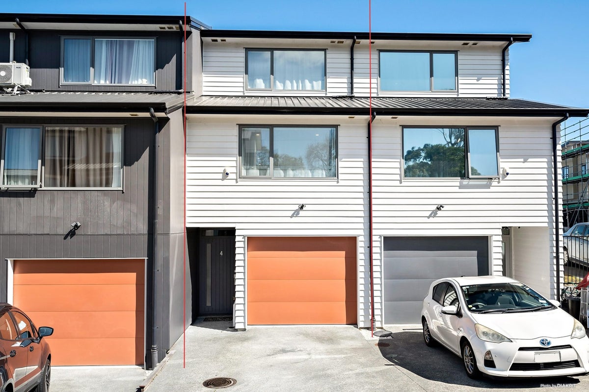 4 Rengarenga Rise, Fairview Heights, Auckland - Carousel 1