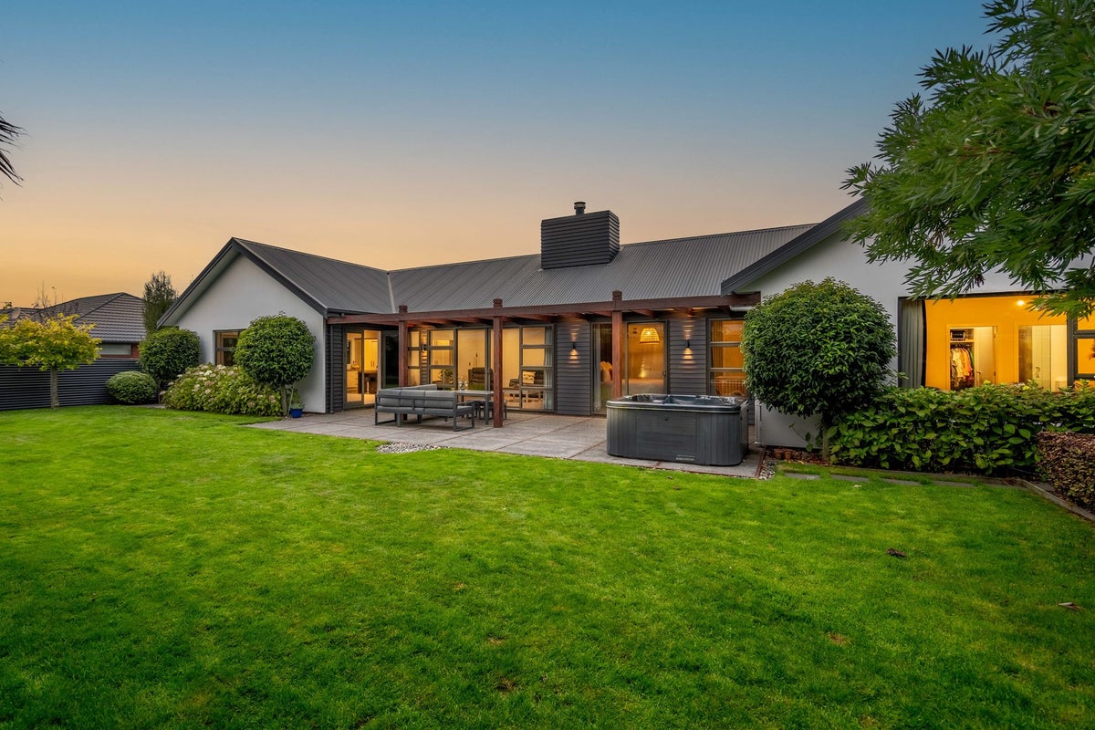 19 Northwood Avenue, Waikiwi, Invercargill - Carousel 1