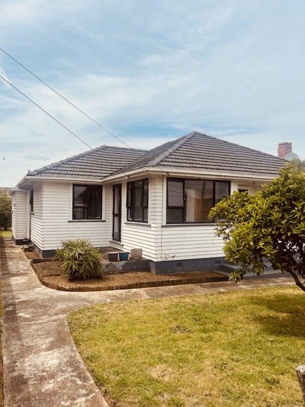 1/56 Hayr Road, Three Kings, Auckland - Carousel 2
