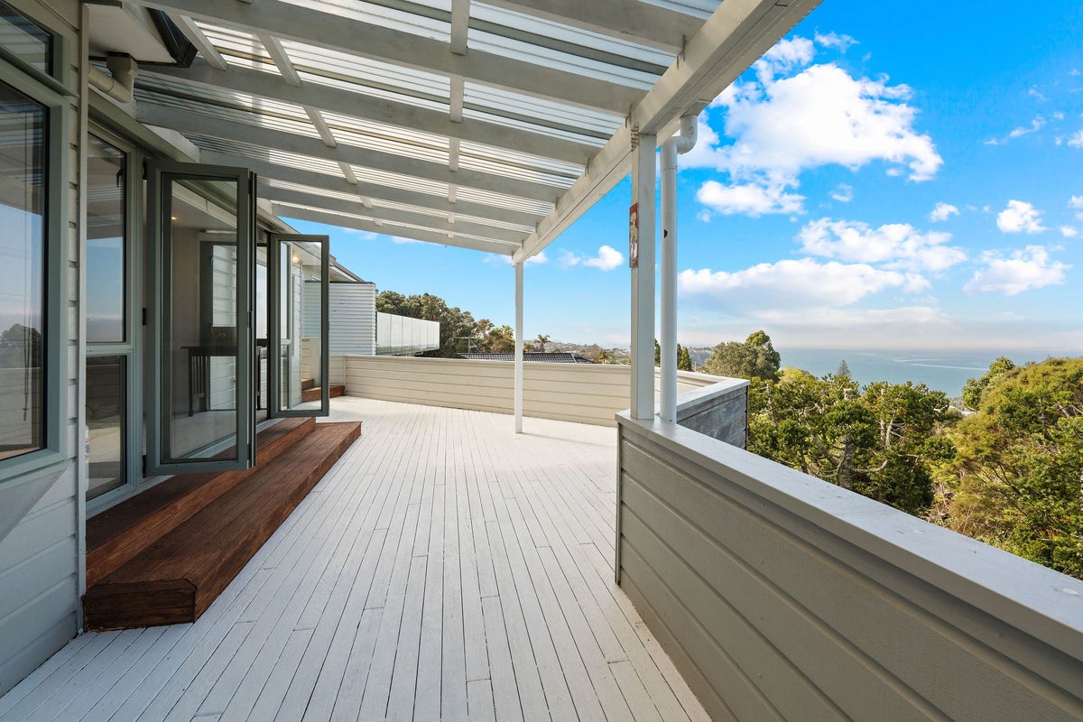 90 Wade River Road, Stanmore Bay, Whangaparaoa - Carousel 2