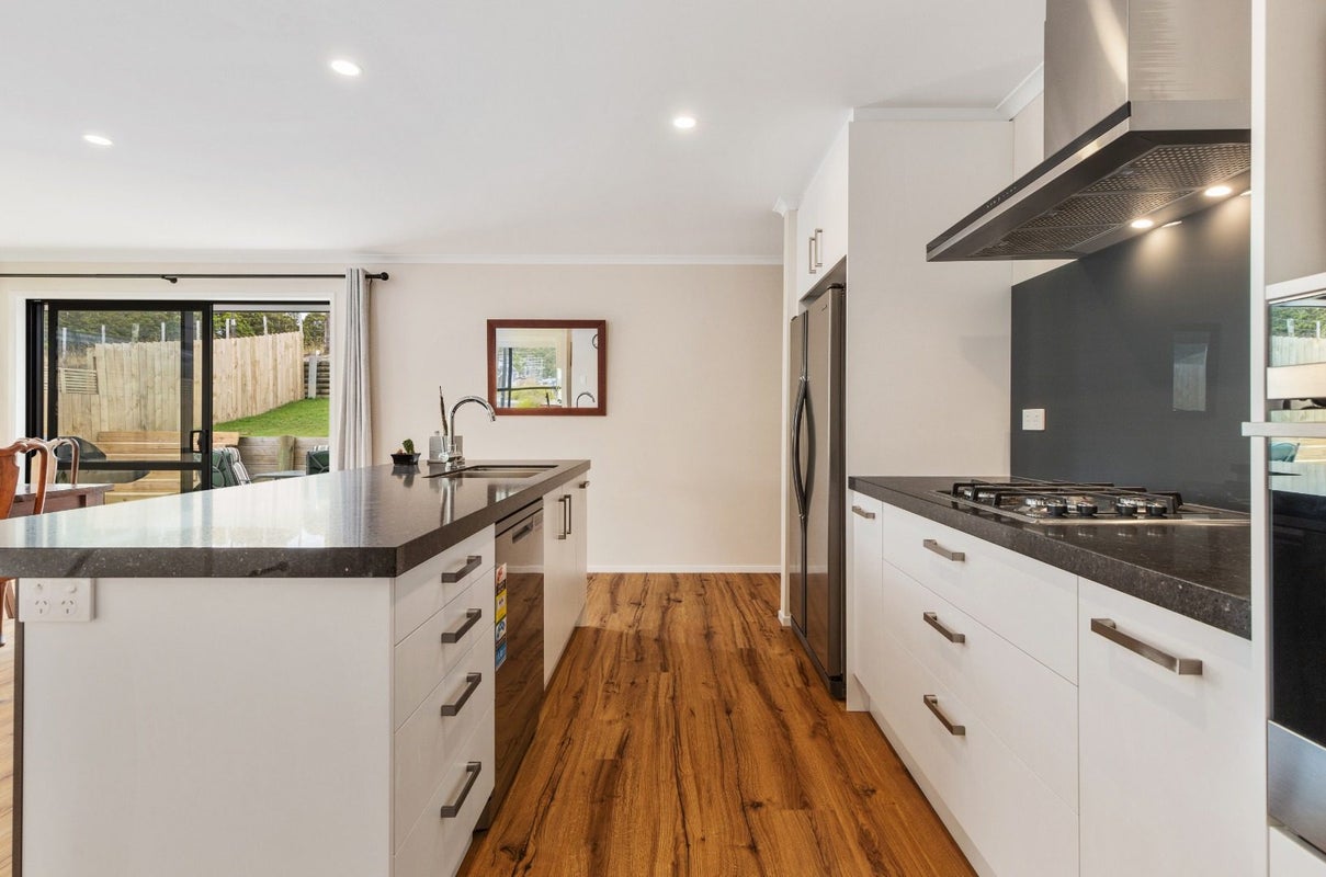 12 Jeroboam Loop, Kumeu - Carousel 2