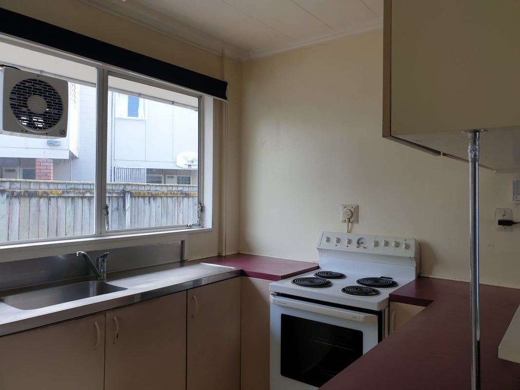 7/98 Pharazyn Street, Melling, Lower Hutt - Carousel 1