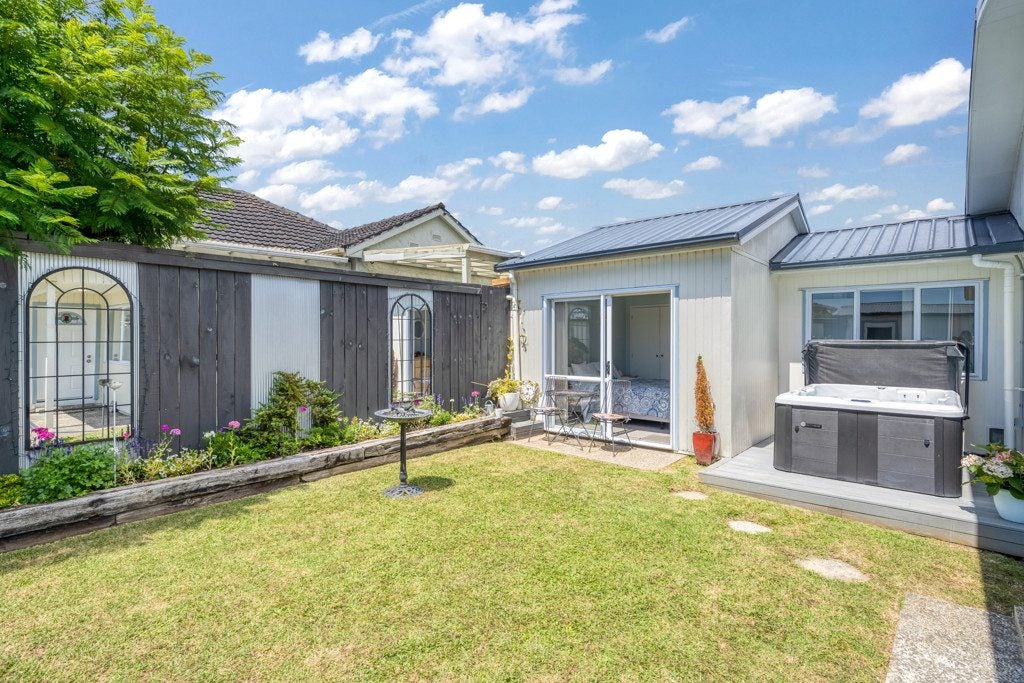 137A Pigeon Mountain Road, Half Moon Bay, Auckland - Carousel 2