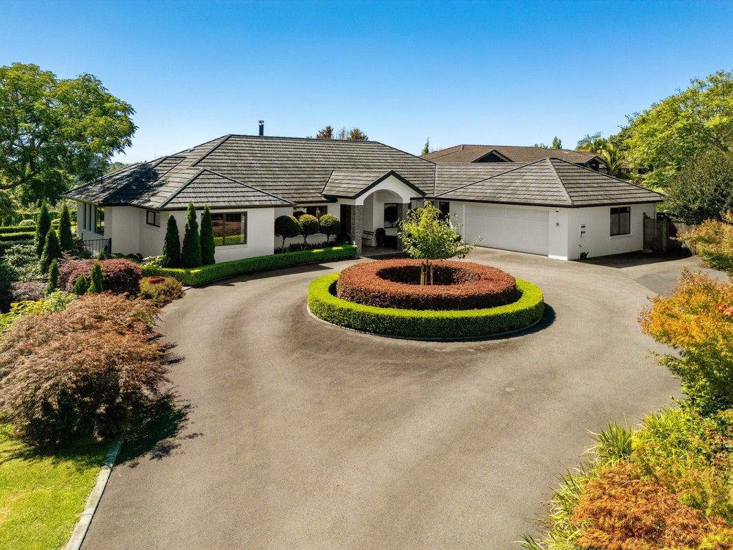10 Phillips Drive, Tauranga - Carousel 1