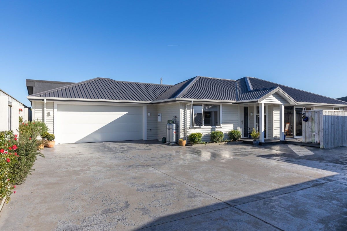 374B Carrington Street, Upper Vogeltown, New Plymouth - Carousel 1