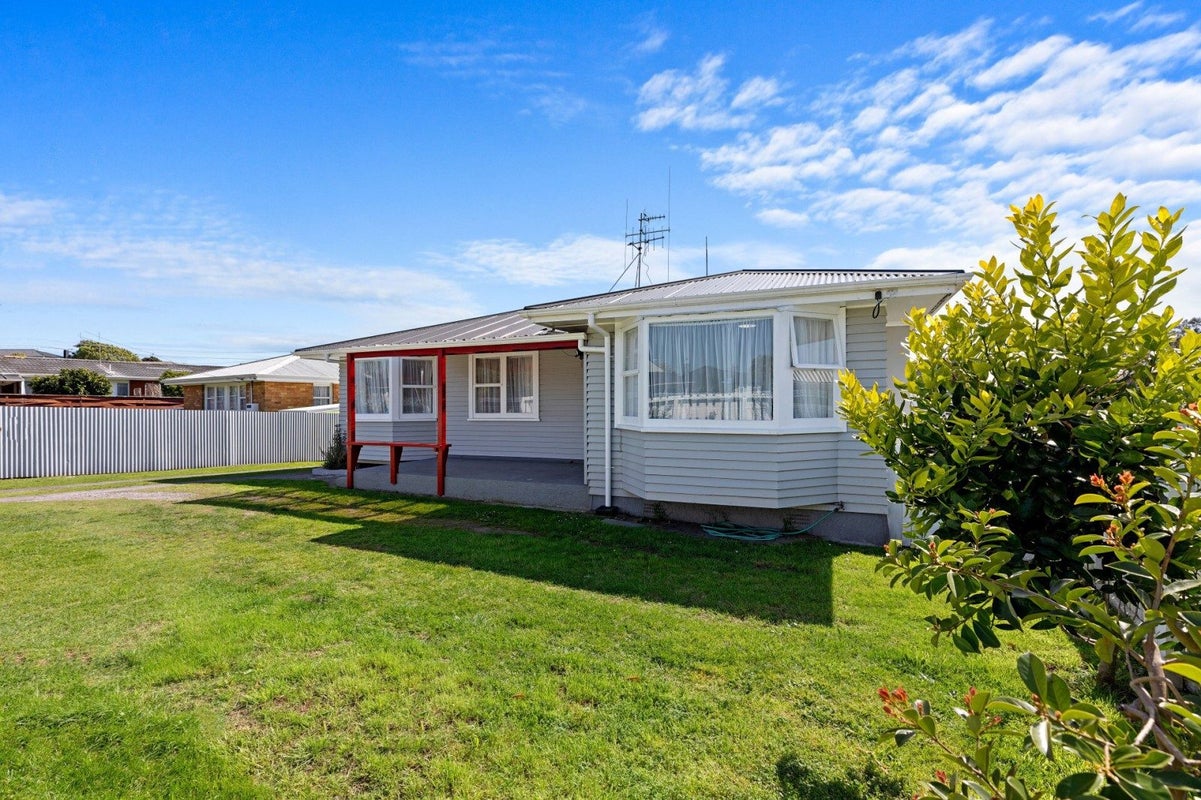 65 Clarke Street, Gate Pa, Tauranga - Carousel 1