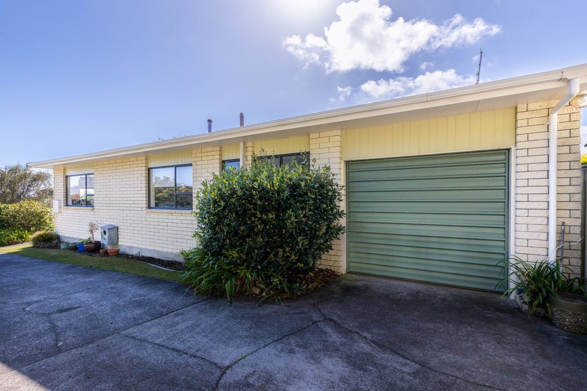 138A Govett Avenue, Frankleigh Park, New Plymouth - Carousel 2