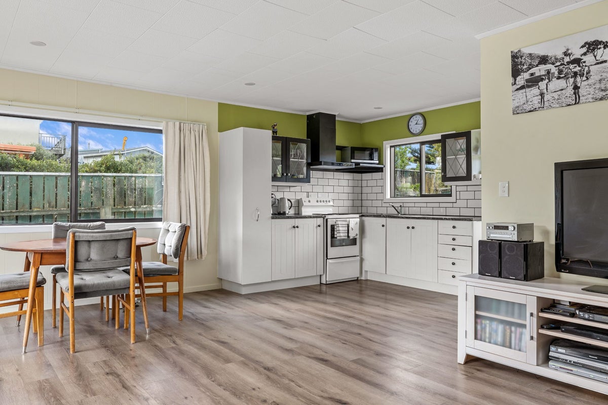 33 Pinedale Crescent, Riversdale Beach - Carousel 2