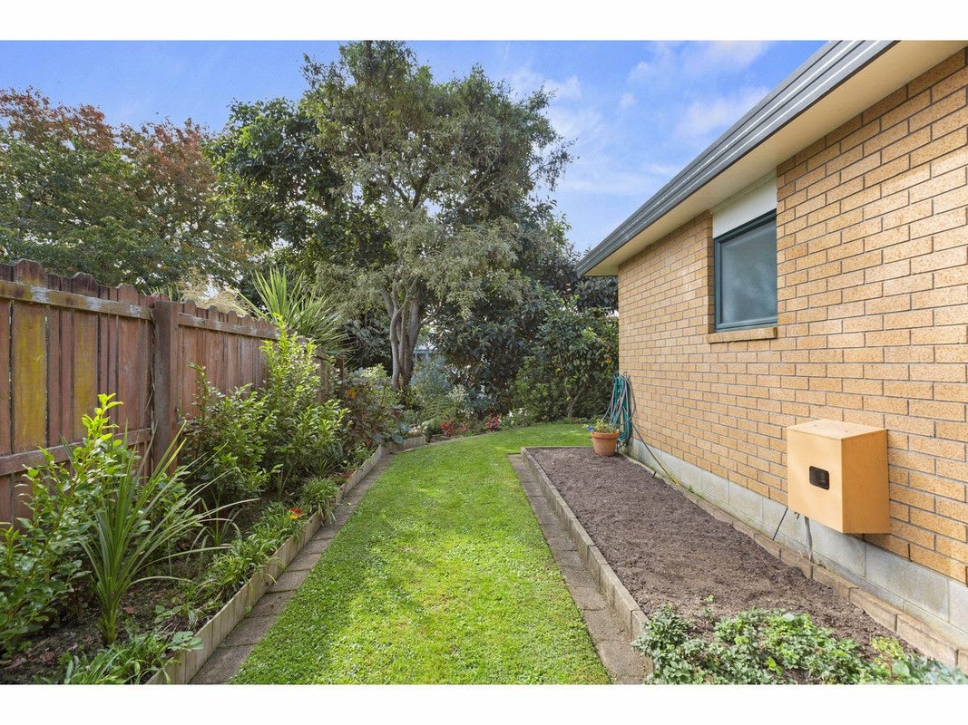 40 Forth Crescent, Glenview, Hamilton - Carousel 35