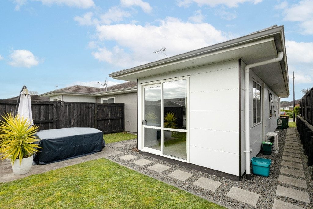 24B Yanicks Crescent, Fitzroy, Hamilton - Carousel 6