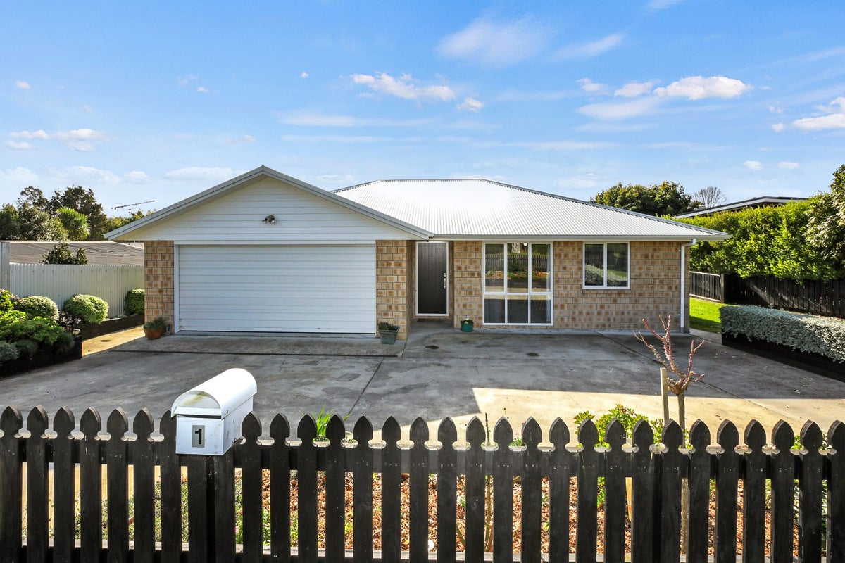 1 Acacia Avenue, Kihikihi, Te Awamutu - Carousel 1