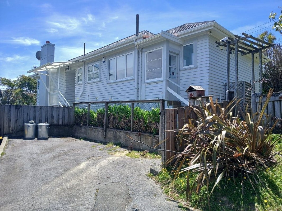 35 Woburn Road, Northland, Wellington - Carousel 1