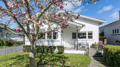 9 Carnell Street, Napier South, Napier - Carousel 1