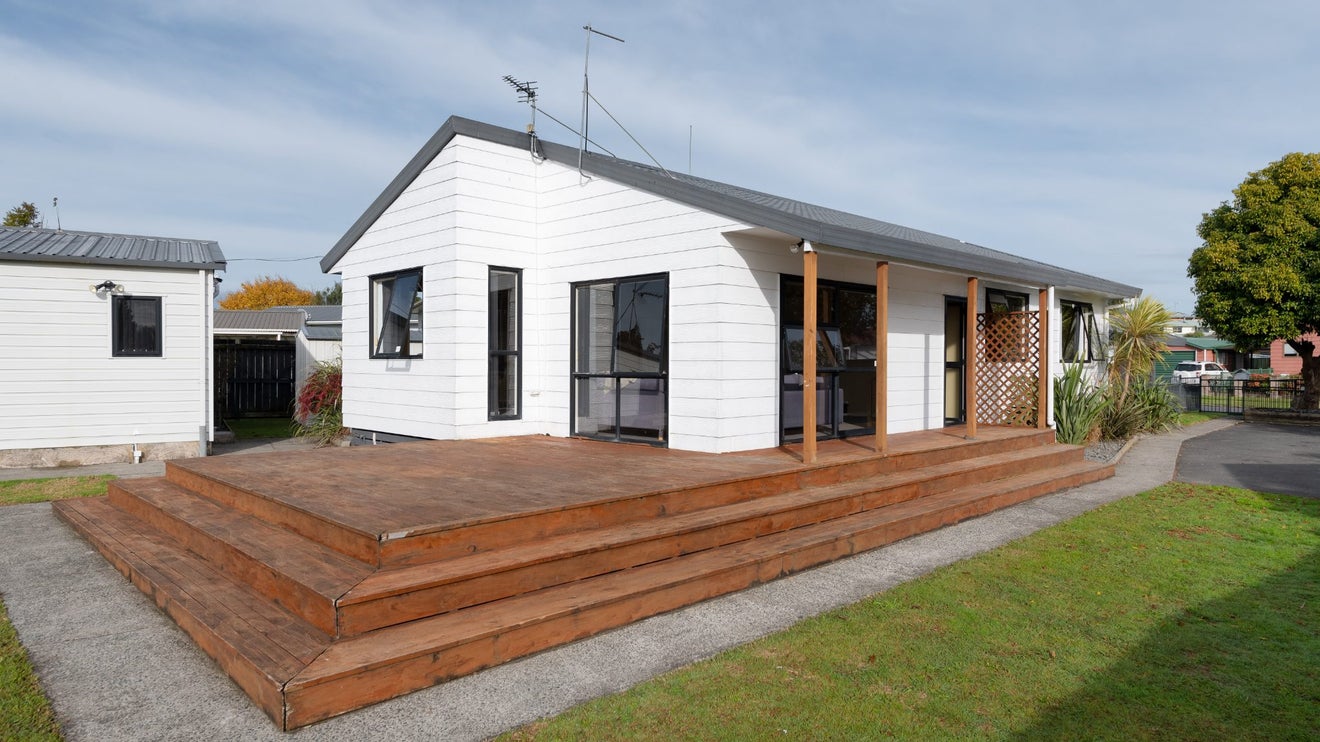 3 Bartholomew Drive, Nawton, Hamilton - Carousel 1