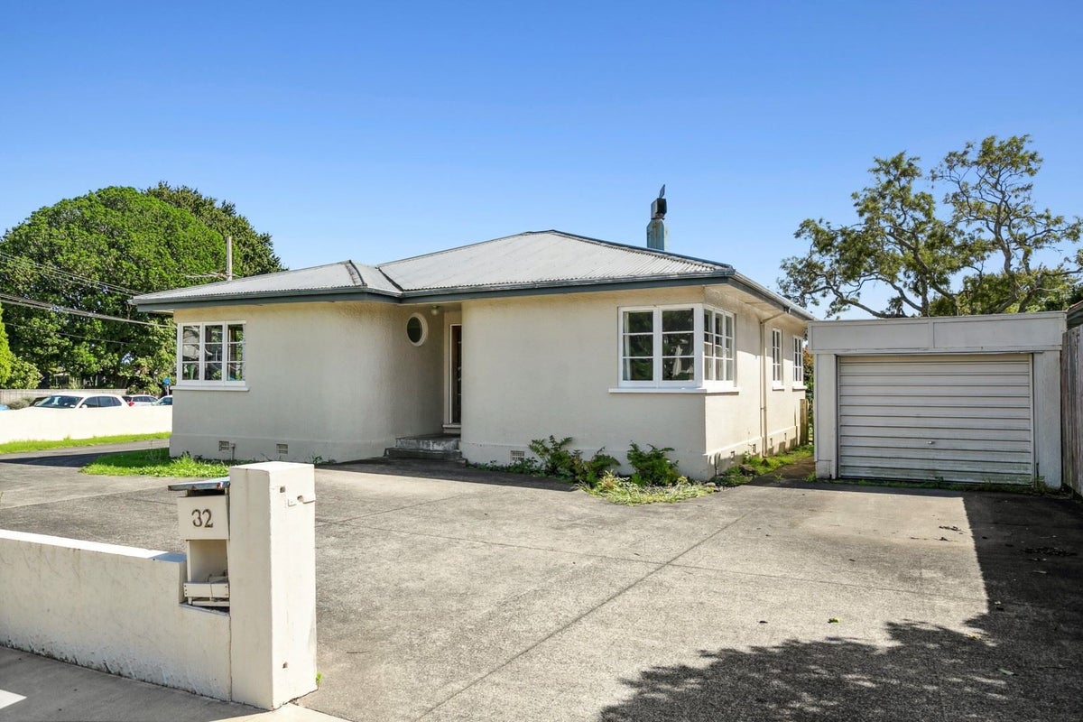 32 Huatoki Street, Vogeltown, New Plymouth - Carousel 20