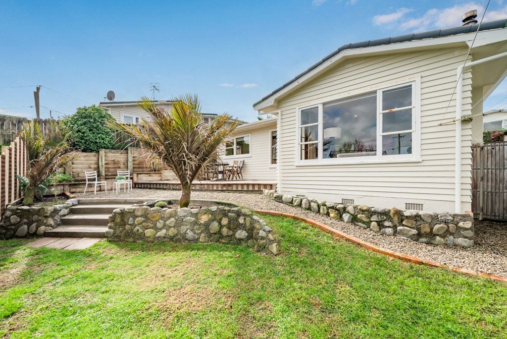 1A Whareroa Road, Raumati South, Paraparaumu - Carousel 1