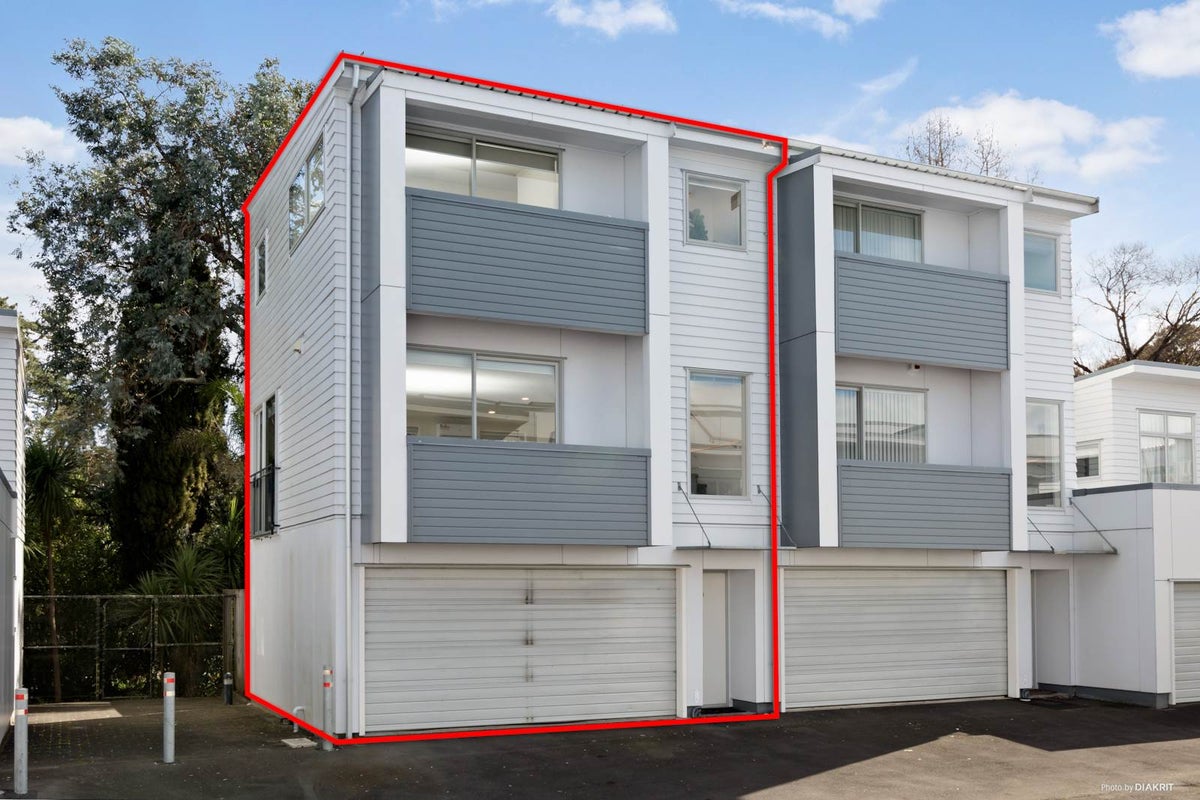 31/3 Wagener Place, Mount Albert, Auckland - Carousel 1