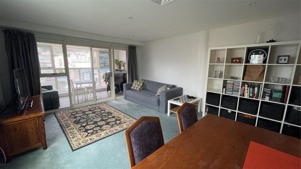 6D/5 Kent Terrace, Mount Victoria, Wellington - Carousel 2
