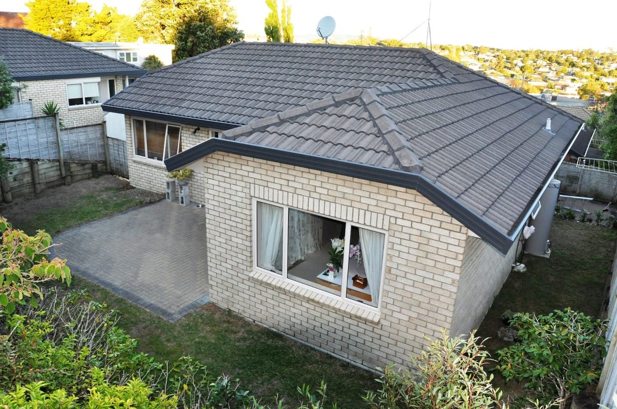 1/10 Ridge Road, Waiake, Auckland - Carousel 2