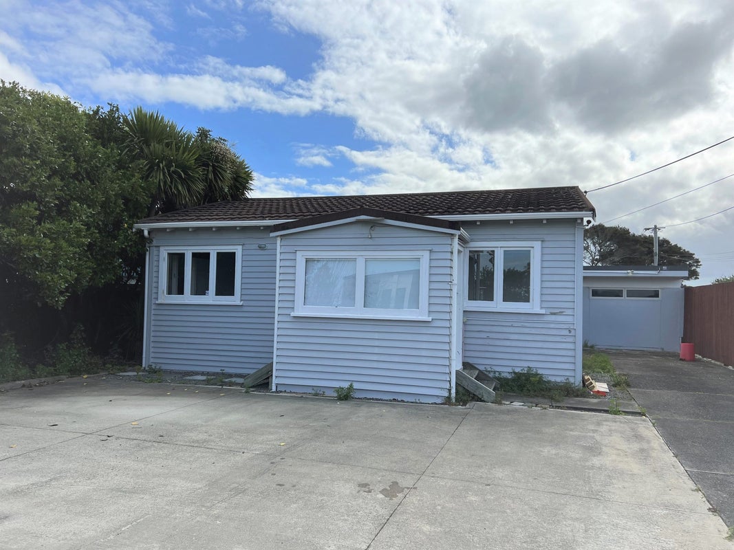 730 Te Atatu Road, Te Atatu Peninsula, Auckland - Carousel 2