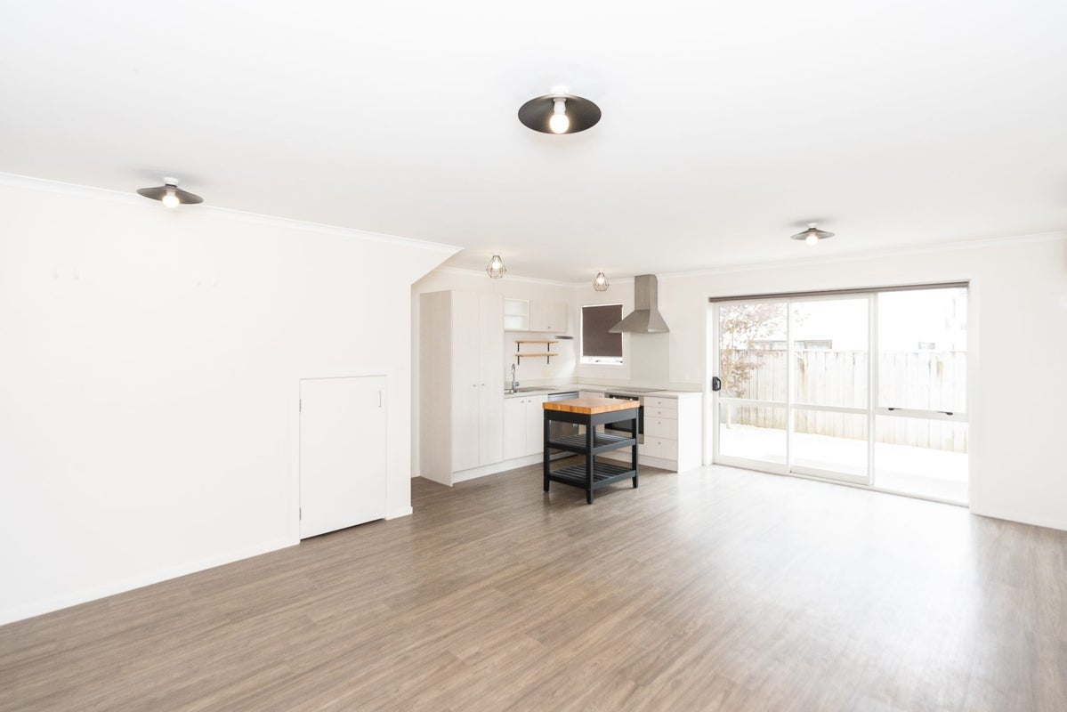 79 Chiefs Court, Hamilton East, Hamilton - Carousel 2