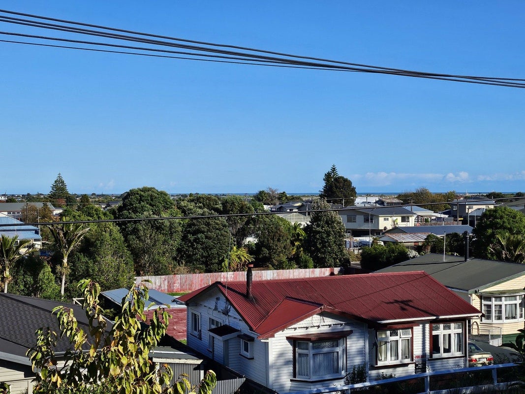 11 Ashmore Avenue, Cobden, Greymouth - Carousel 22