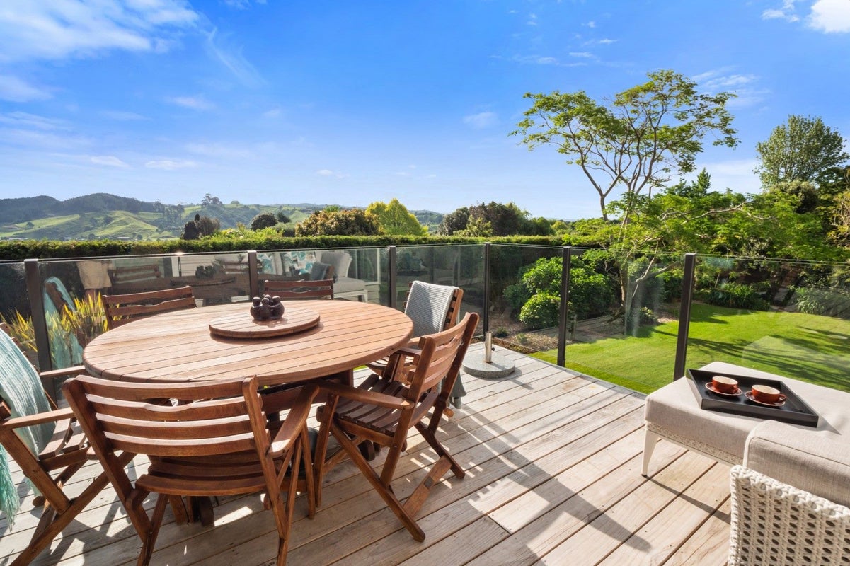 11A Miles Lane, Tauriko, Tauranga - Carousel 1