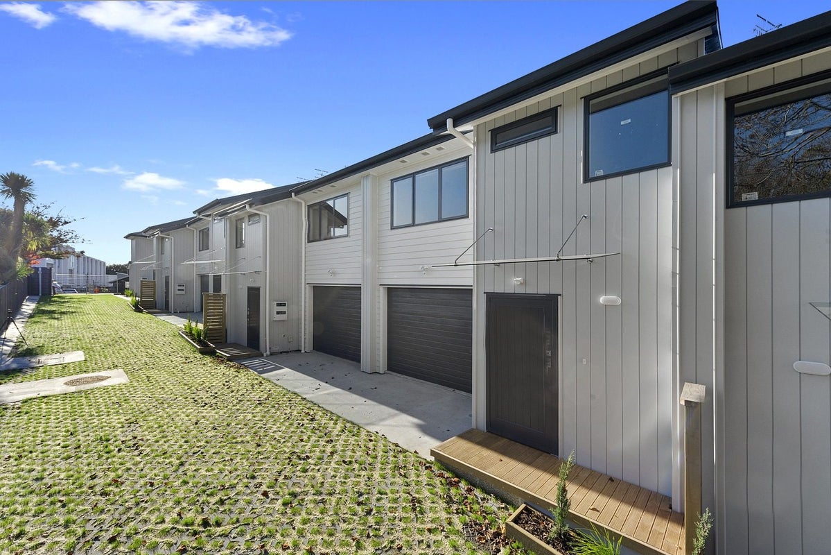 1/3 Palmerston Street, Hamilton Central, Hamilton - Carousel 2