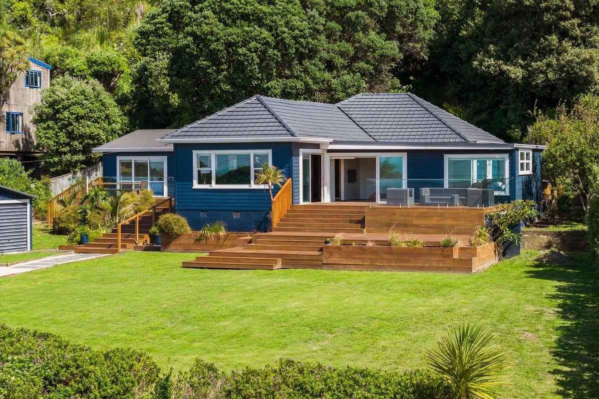 60 Douglas Street, Okitu, Gisborne - Carousel 1