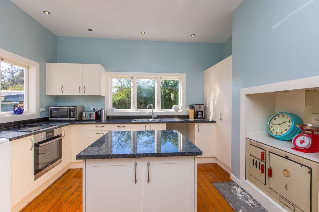 33 Hutchinson Avenue, New Lynn, Auckland - Carousel 8