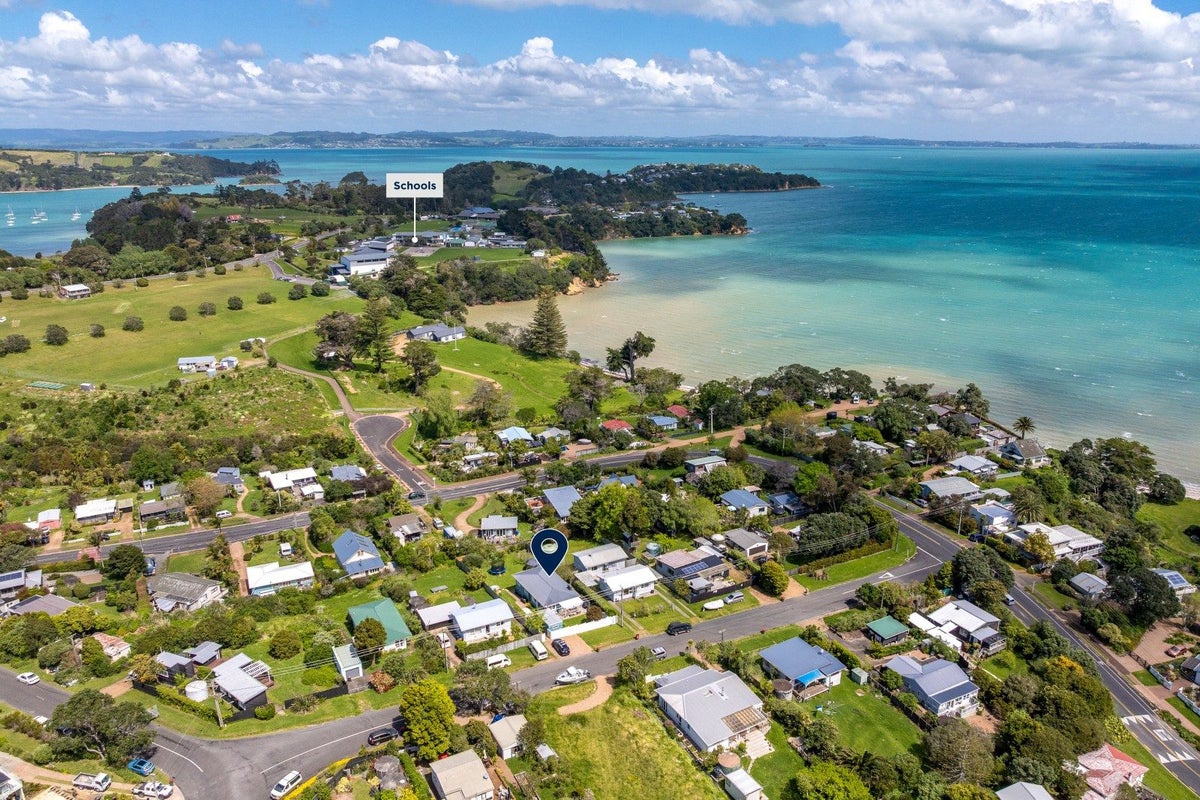 6 Alison Road, Surfdale, Waiheke Island - Carousel 28