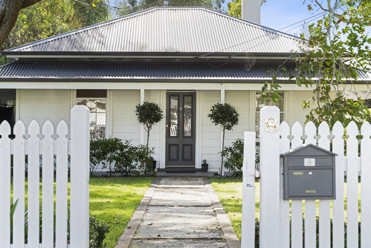 8 Wallace Road, Mangere Bridge, Auckland - Carousel 2